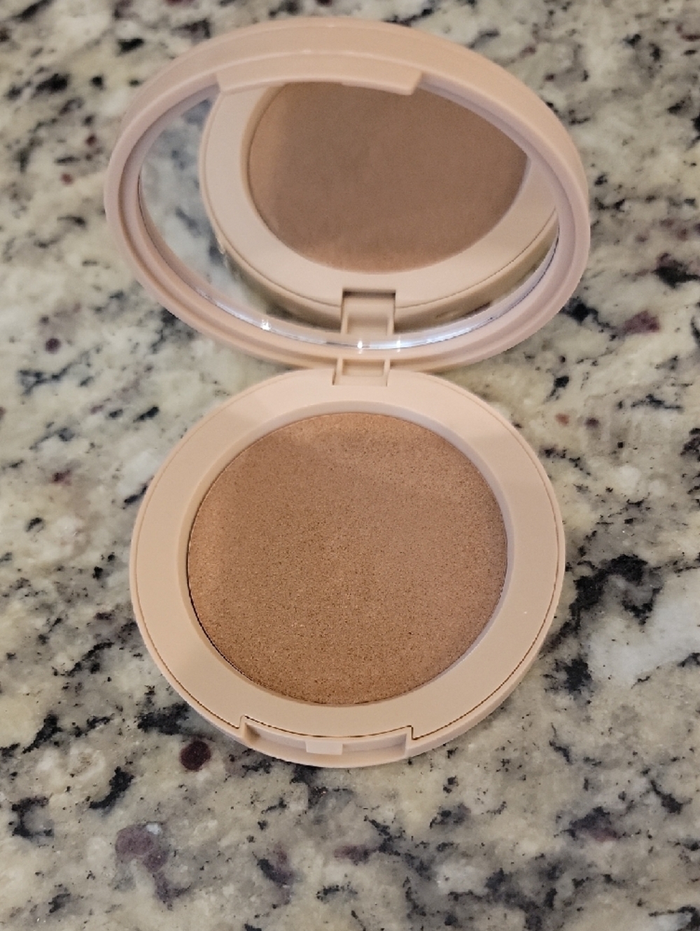 ILIA Sunshift Cream Bronzer "Rise" - Picture 3 of 4
